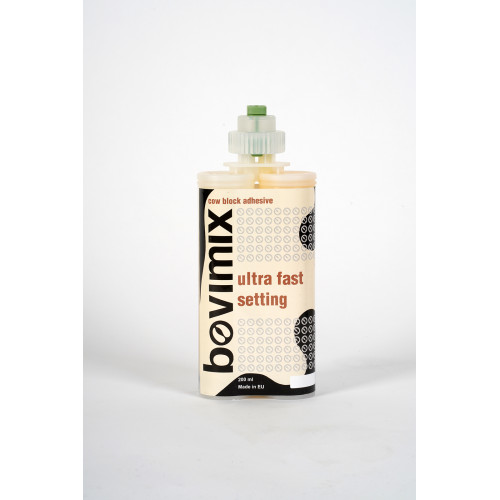 Клей для копыт Bovimix Cow Block Adhesive WF Black 200 мл (чёрный Бовимикс Зимняя Формула для приклеивания блоков к копытам)